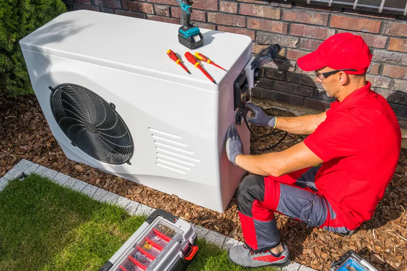 Astor AC unit repairman